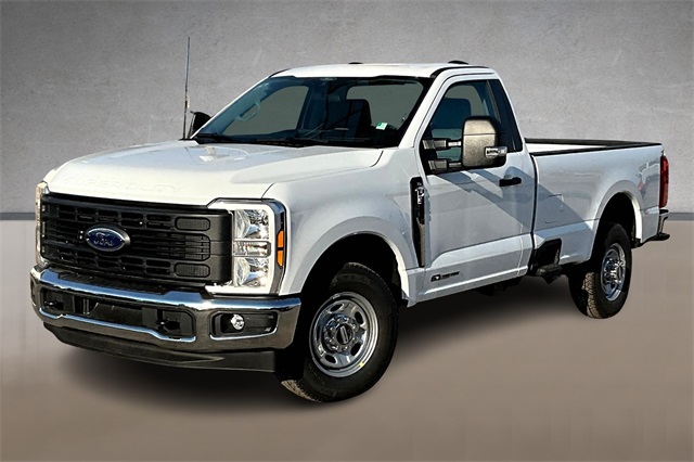 2026 Ford F-350 Super Duty XL's photo
