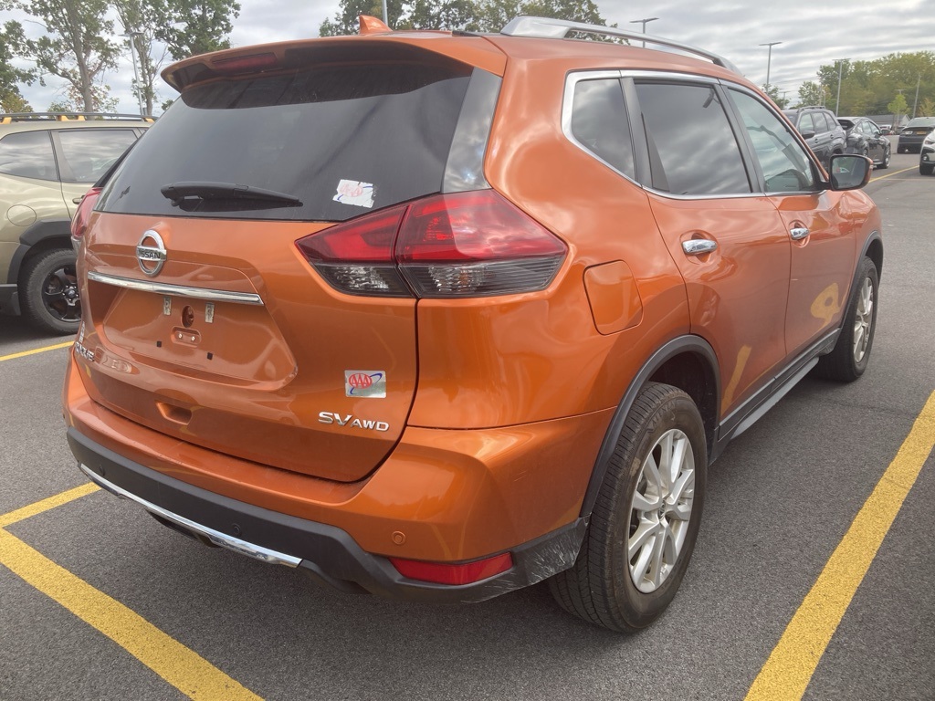 2019 Nissan Rogue SV photo 4
