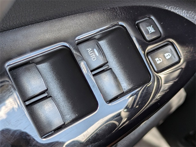 2023 Mitsubishi Eclipse Cross LE photo 20