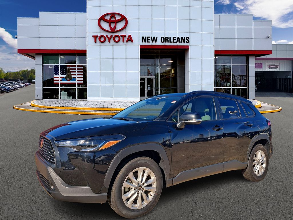 2023 Toyota Corolla Cross LE's photo