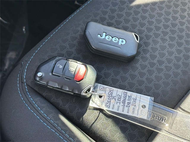 2024 Jeep Wrangler Rubicon 4xe photo 3