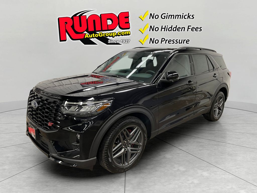 2025 Ford Explorer ST's photo