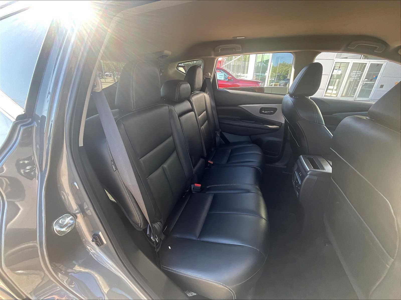 2023 Nissan Murano SV photo 16