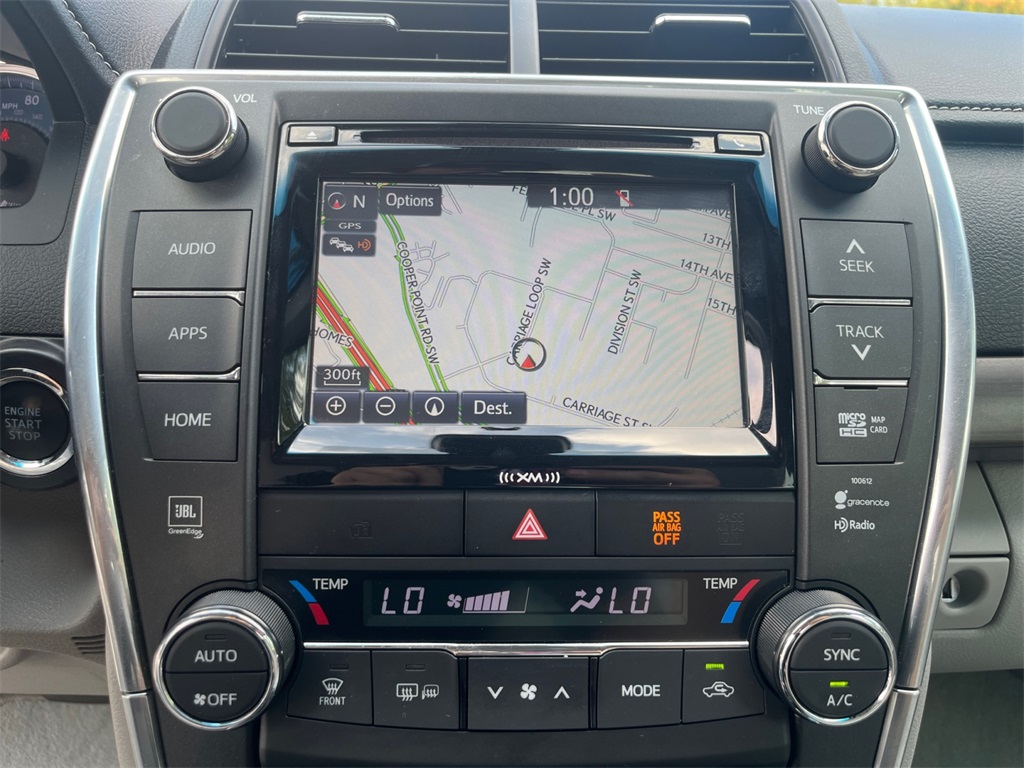 2017 Toyota Camry XLE photo 20