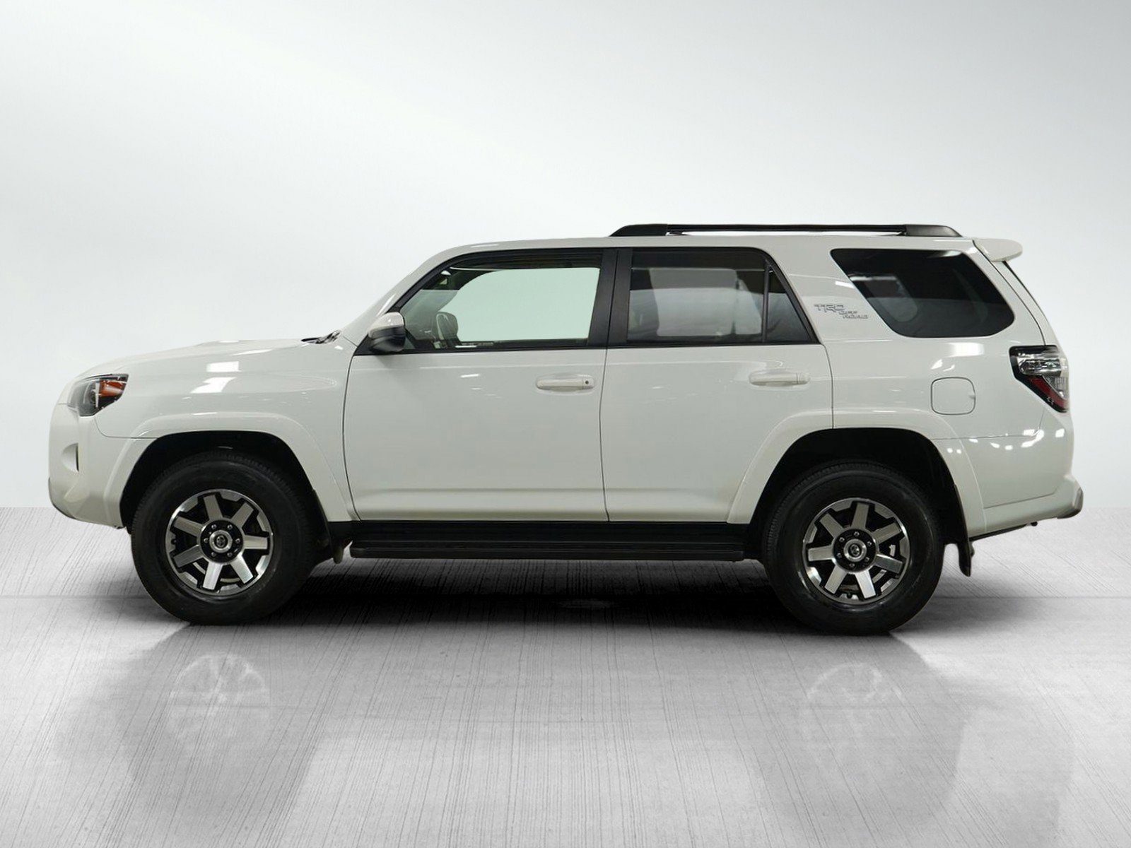 2020 Toyota 4Runner TRD photo 2