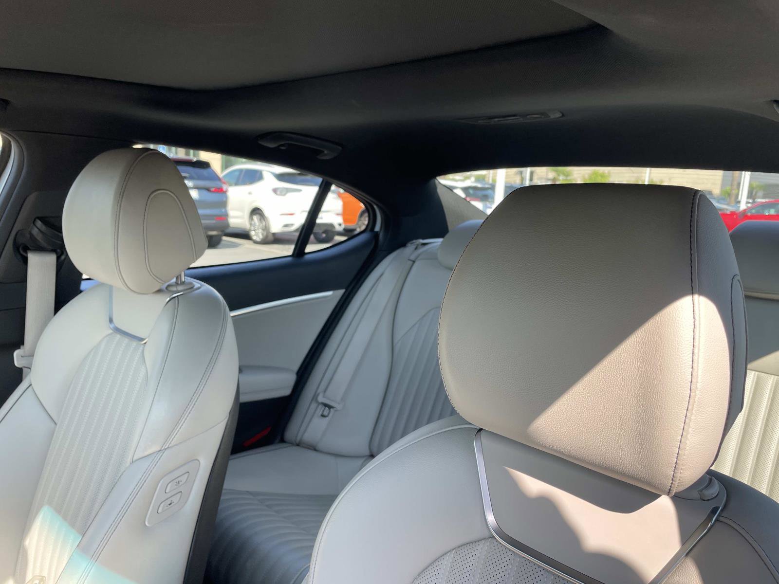 2023 Genesis G70 3.3T photo 18