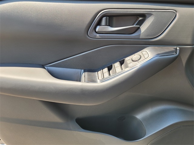 2026 Nissan Rogue S photo 19