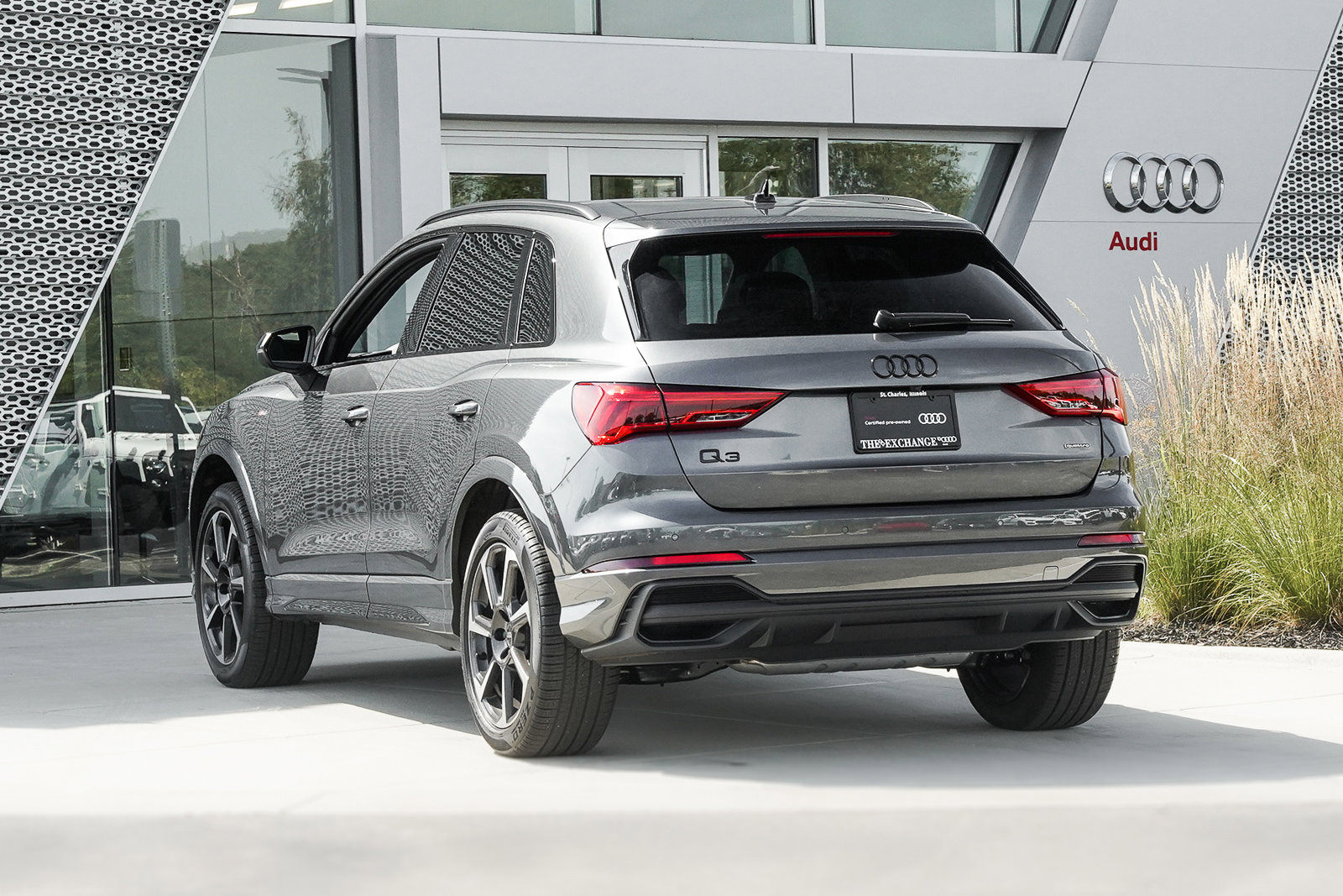 2025 Audi Q3 S line Premium Plus photo 2