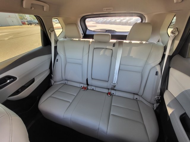 2025 Nissan Rogue SL photo 13