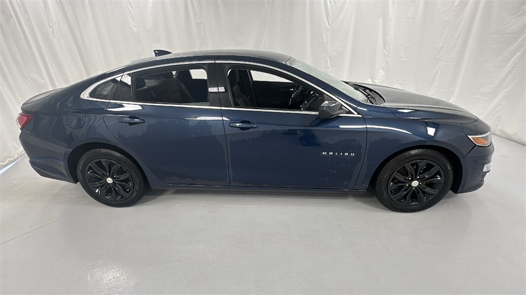 2020 Chevrolet Malibu 1LT photo 2
