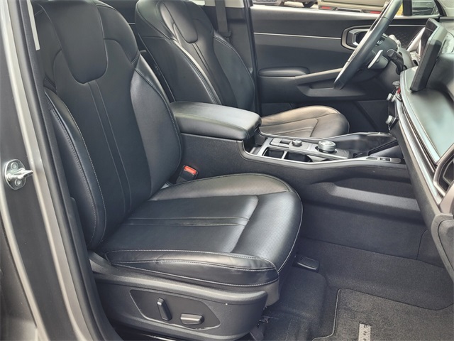 2025 Kia Sorento Hybrid EX photo 18