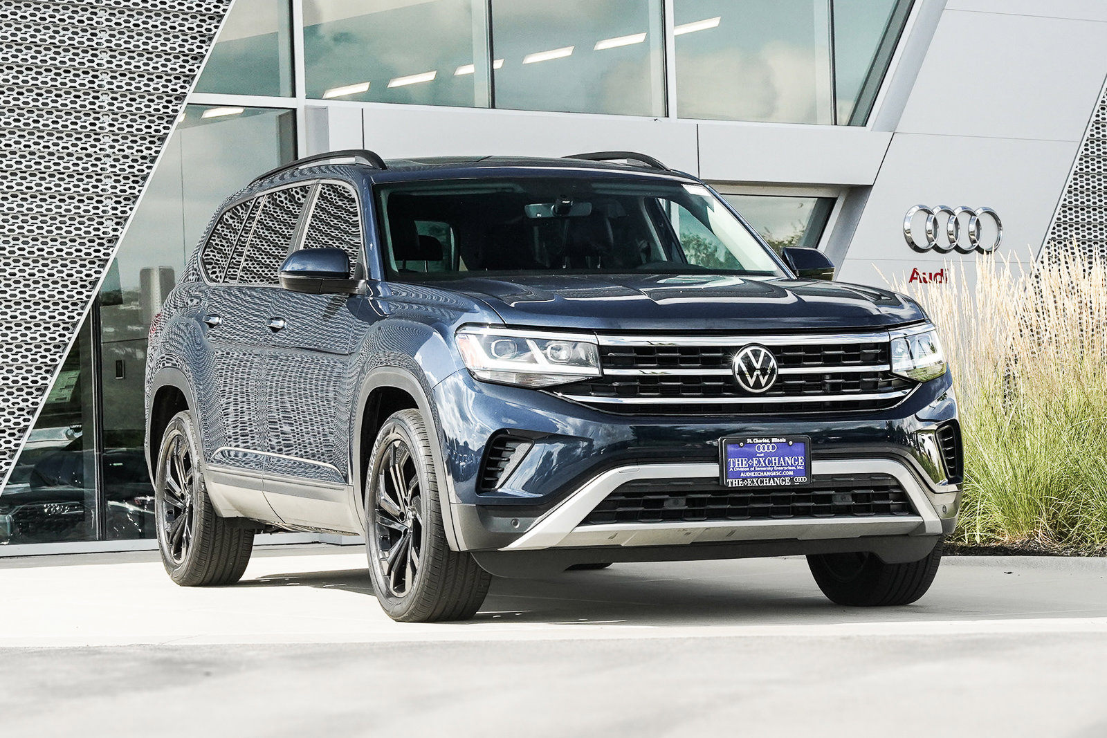 2022 Volkswagen Atlas SE w/Tech's photo