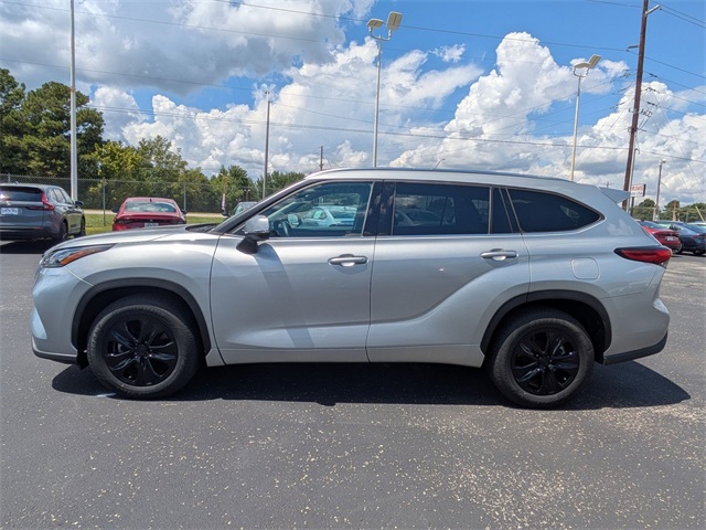 2020 Toyota Highlander XLE photo 3