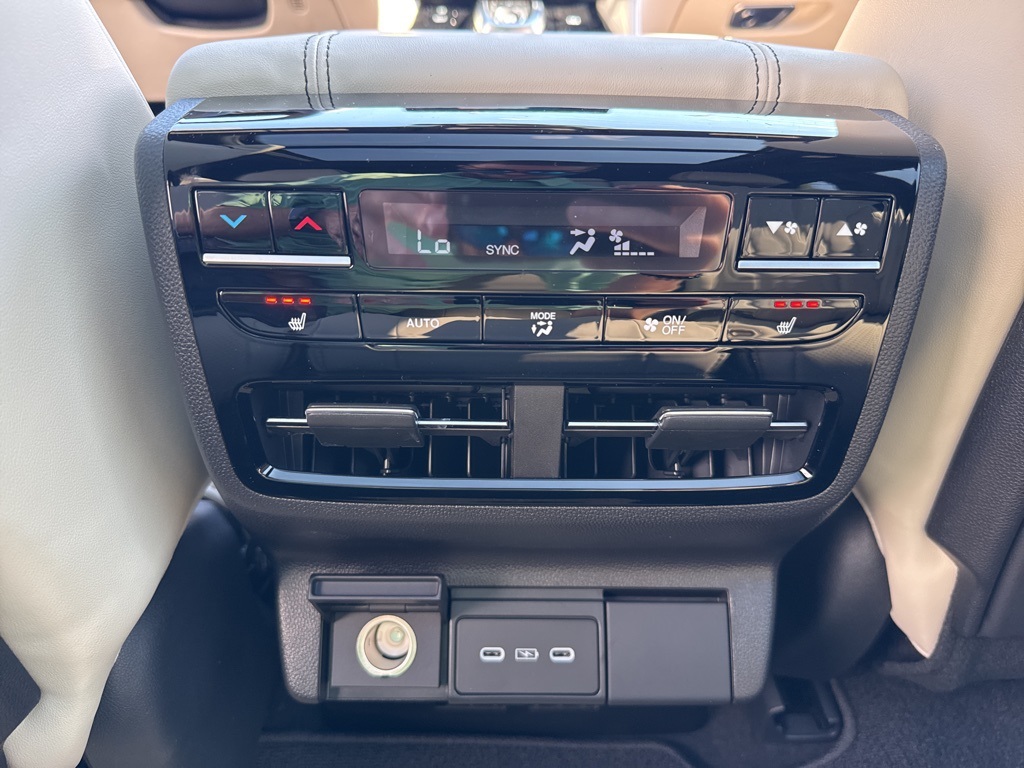 2026 Acura MDX SH-AWD A-Spec Advance photo 6