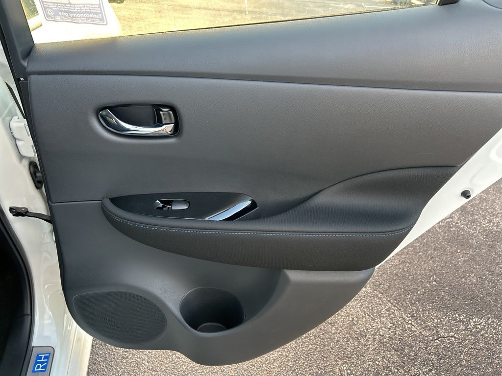 2025 Nissan Leaf SV Plus photo 38