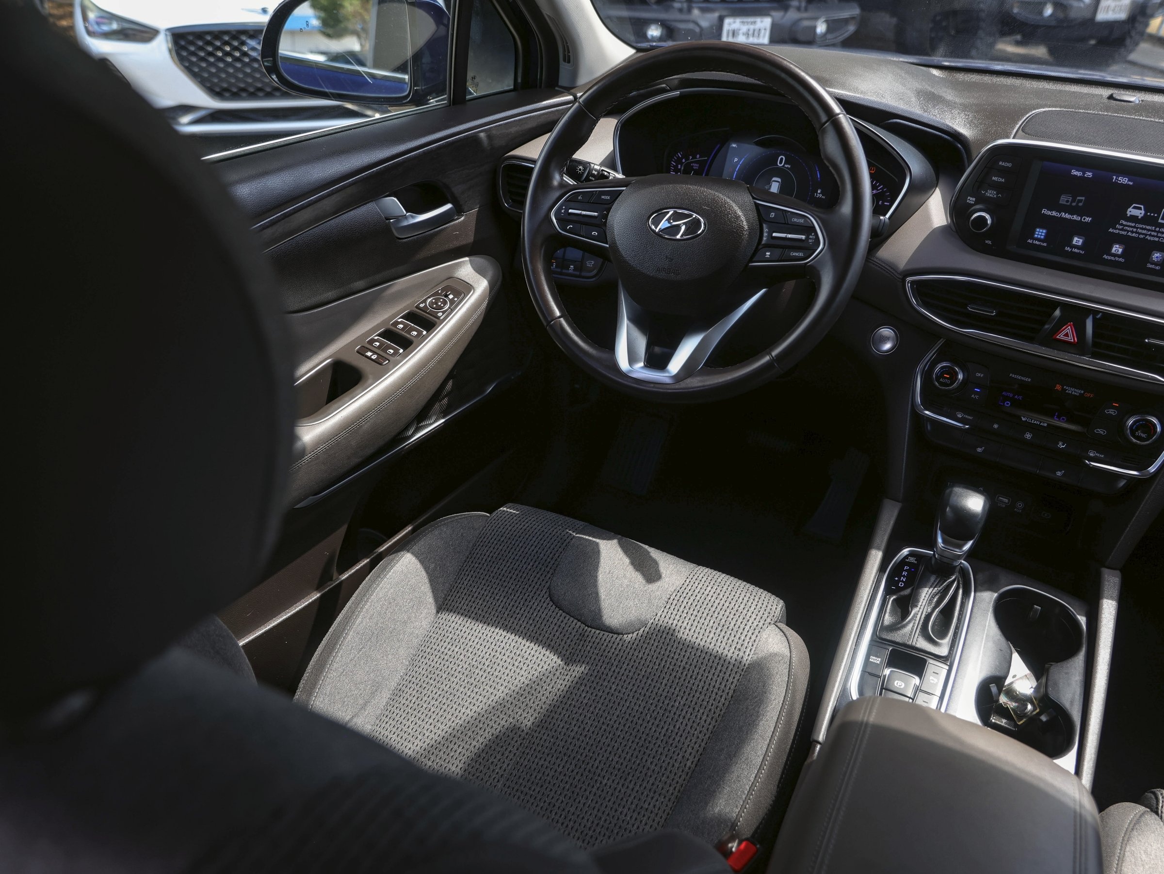 2020 Hyundai Santa Fe SEL photo 30
