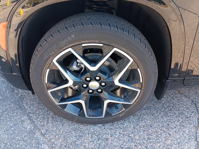 2026 Chevrolet Traverse High Country photo 2