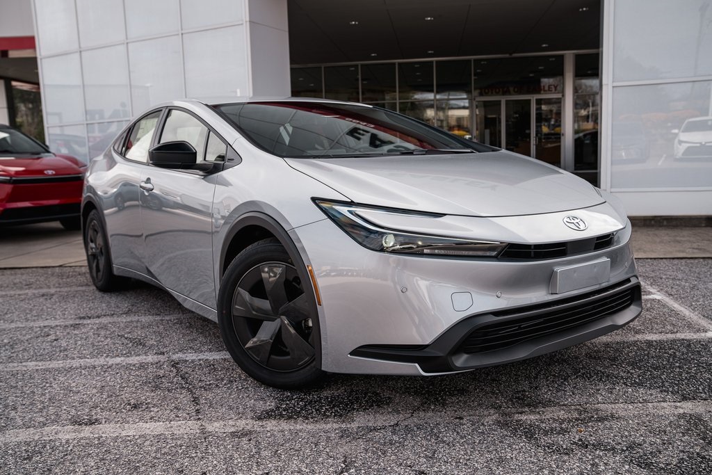 2026 Toyota Prius LE's photo