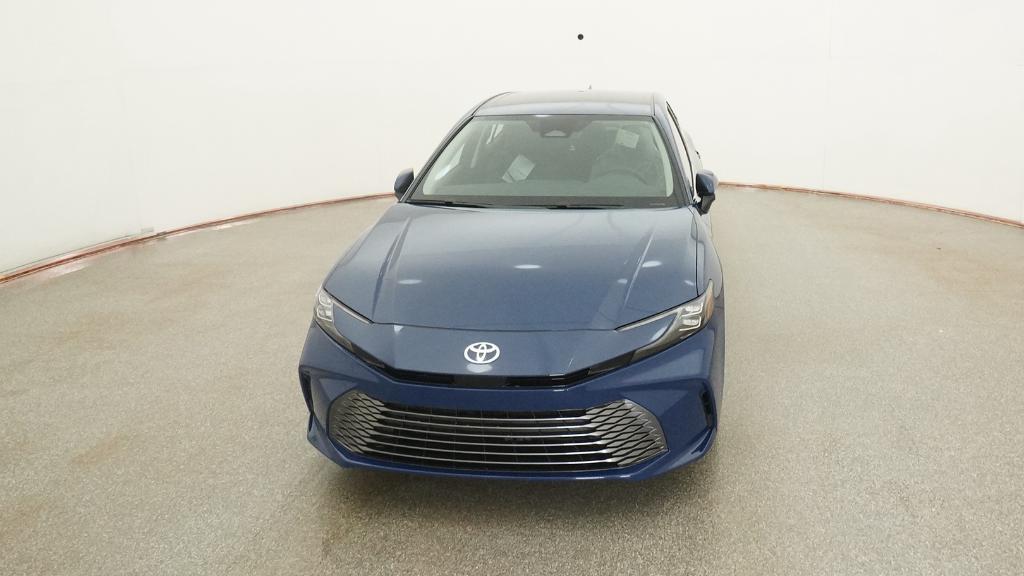 2025 Toyota Camry XLE photo 3