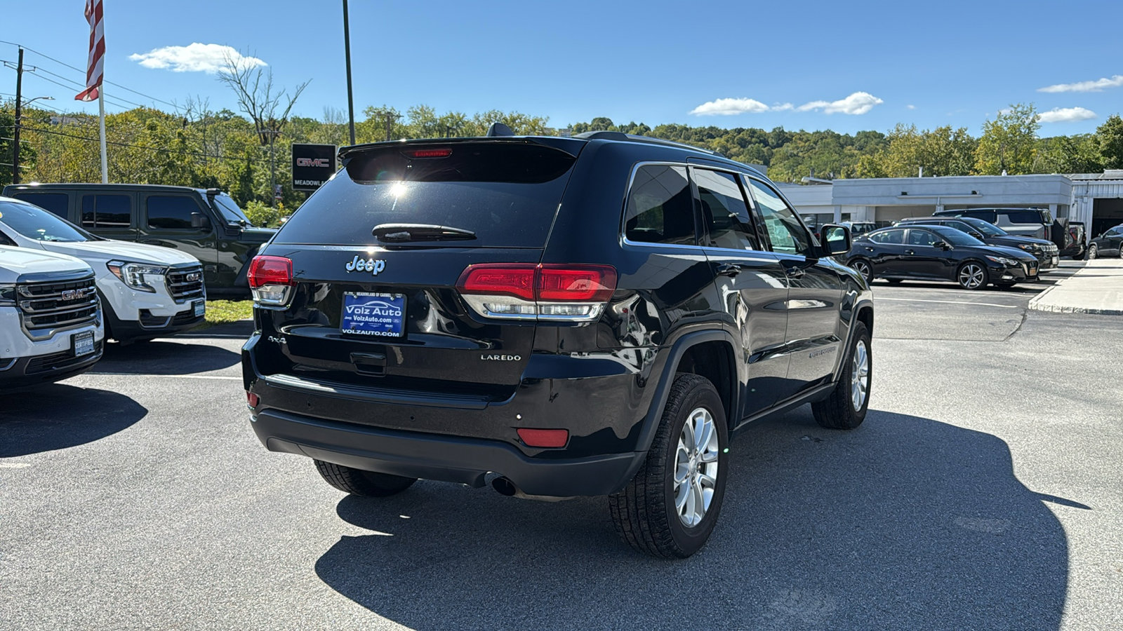 2021 Jeep Grand Cherokee Laredo E photo 3