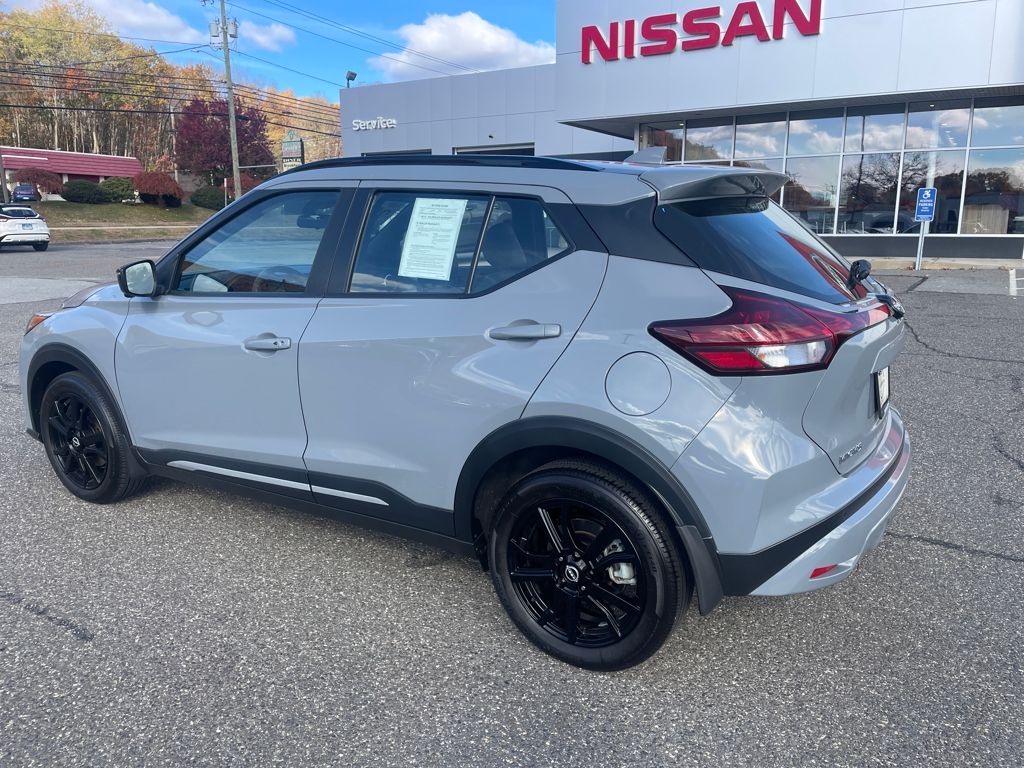 2024 Nissan Kicks SR photo 2