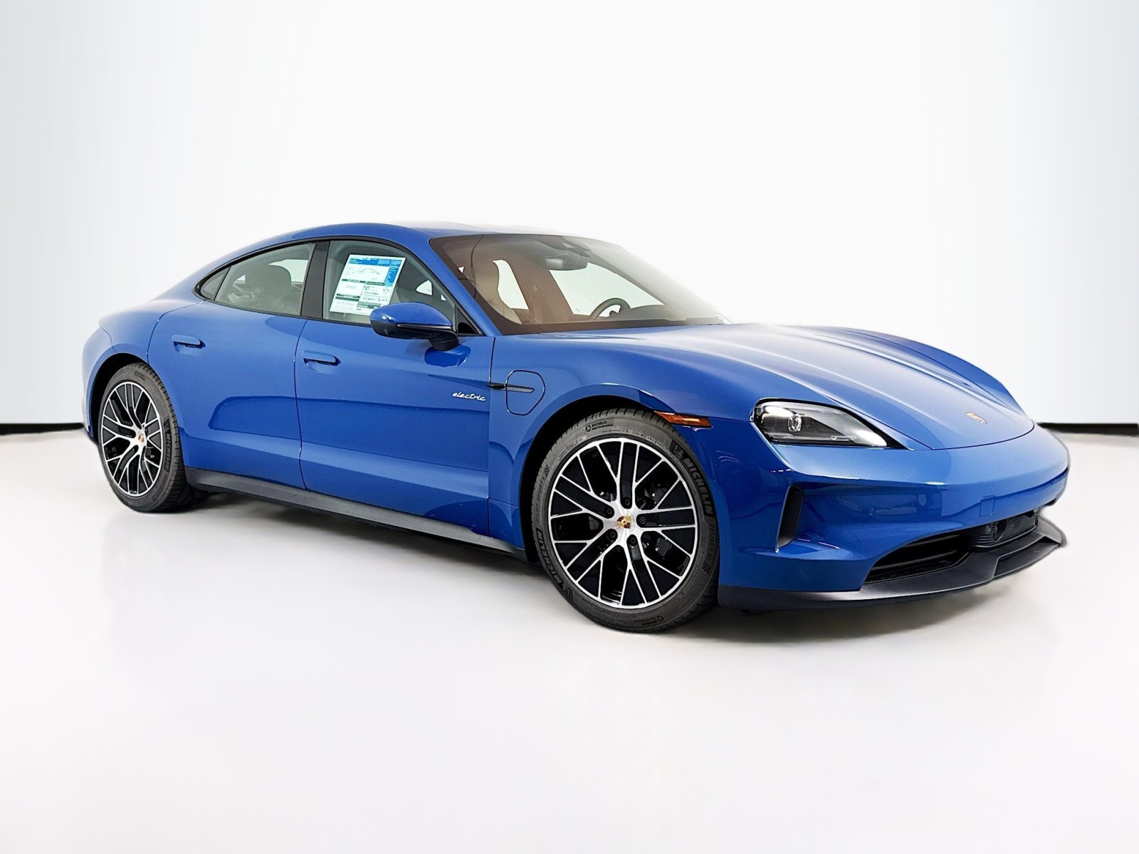 2025 Porsche Taycan 4 photo 7