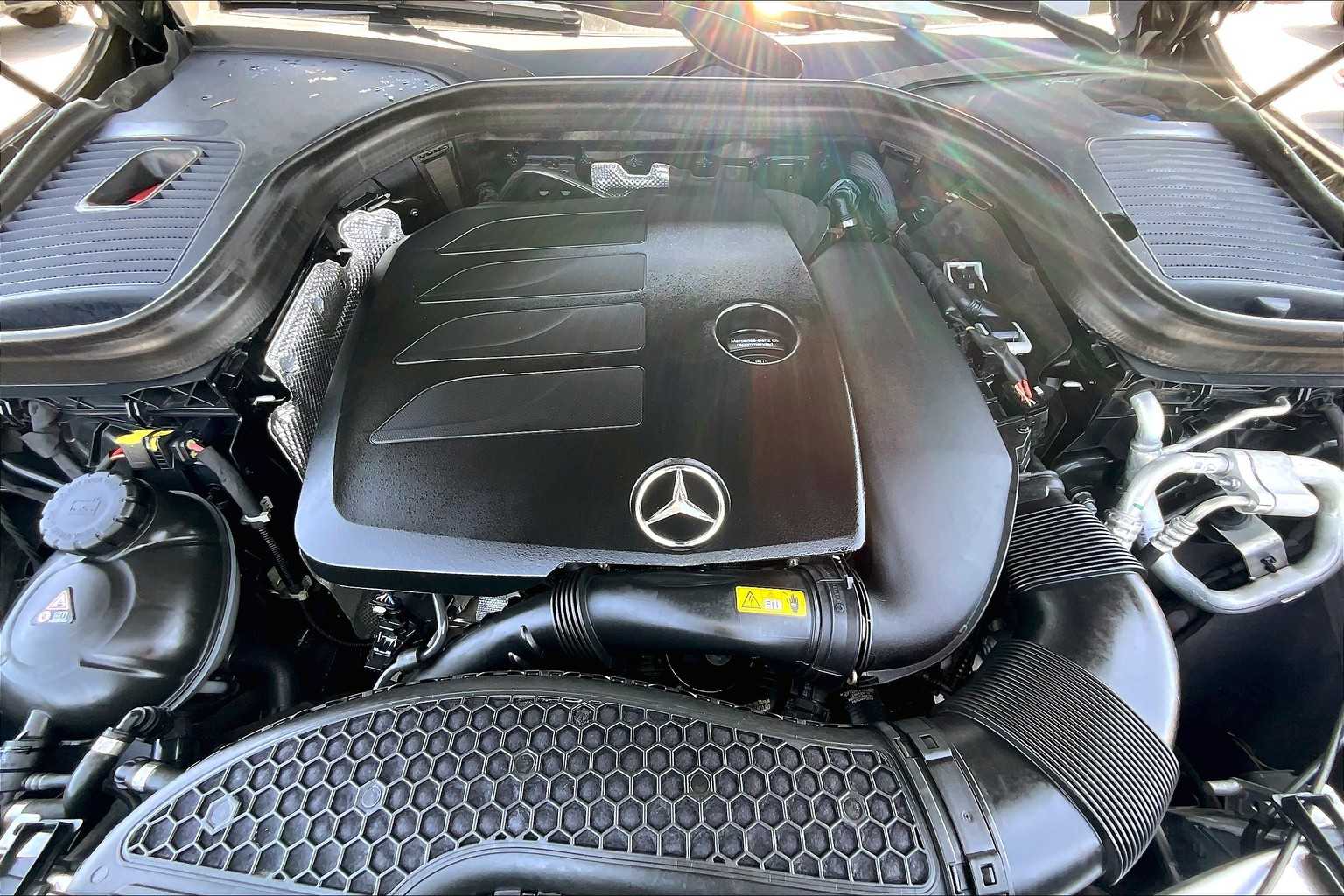 2022 Mercedes Benz GLC 300 photo 31