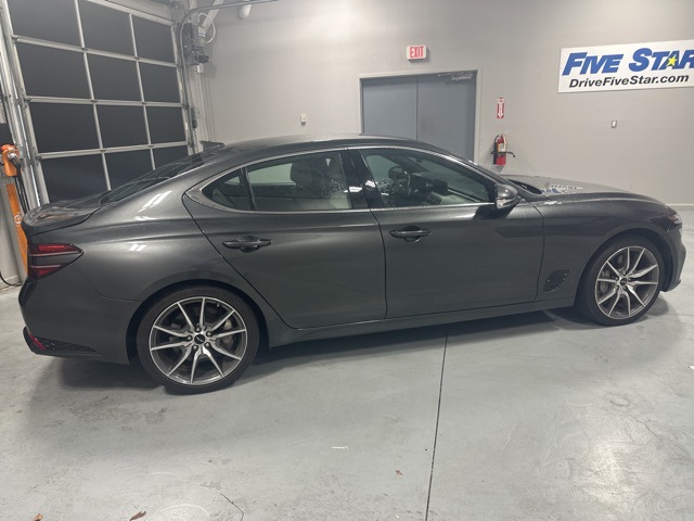 2024 Genesis G70 2.5T photo 8