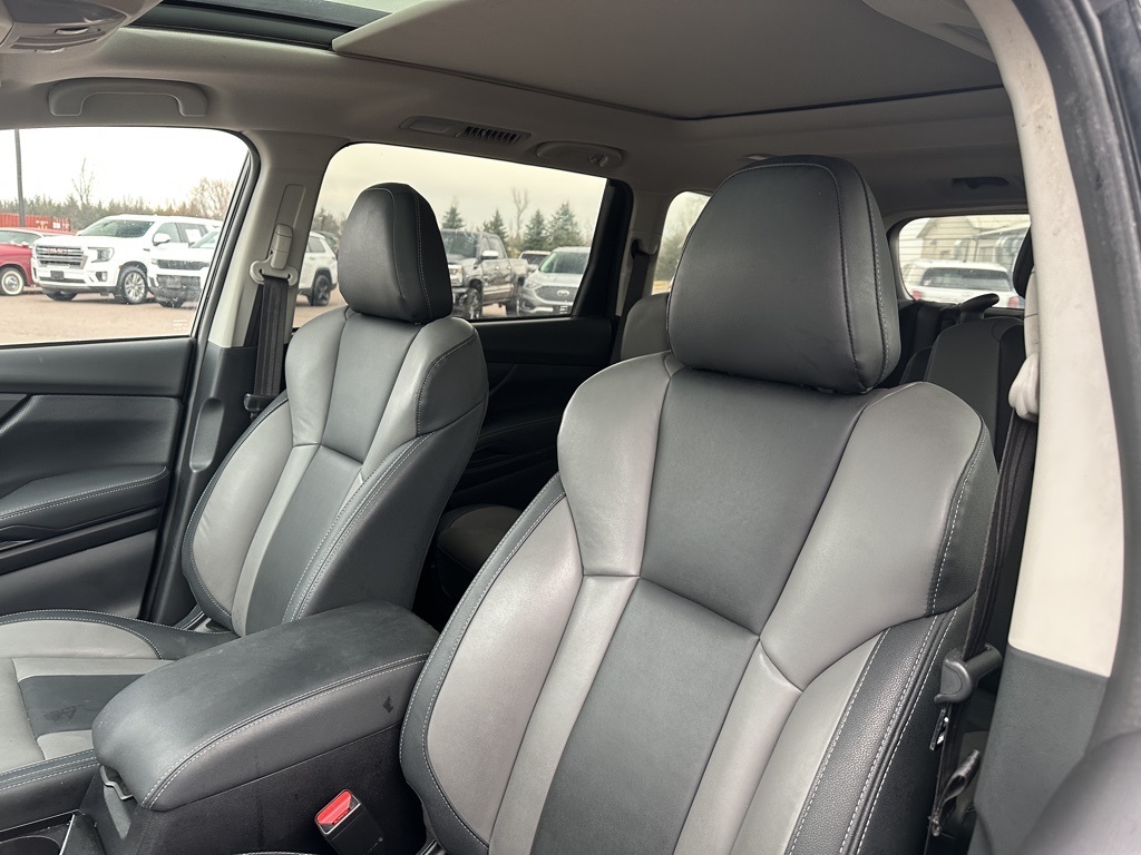 2022 Subaru Ascent Onyx Edition photo 3