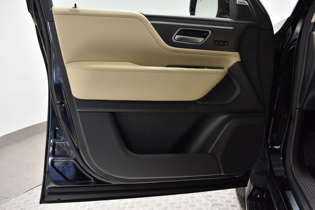 2026 Infiniti QX80 Pure photo 9