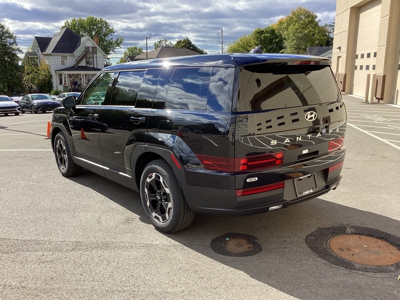 2026 Hyundai Santa Fe SE photo 4