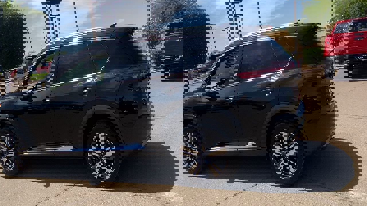 2023 Nissan Rogue SL photo 7