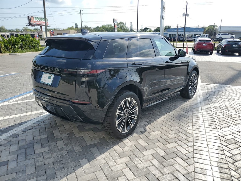 2026 Land Rover Range Rover Evoque Dynamic SE photo 5