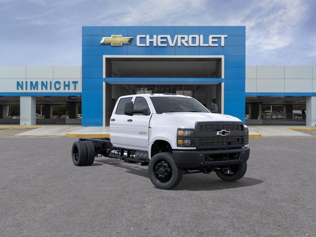 2025 Chevrolet Silverado 4500 Medium Duty Chassis Cab Work Truck's photo