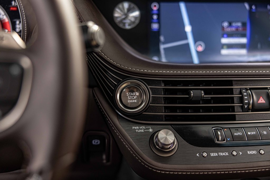 2018 LEXUS LS - Image 26