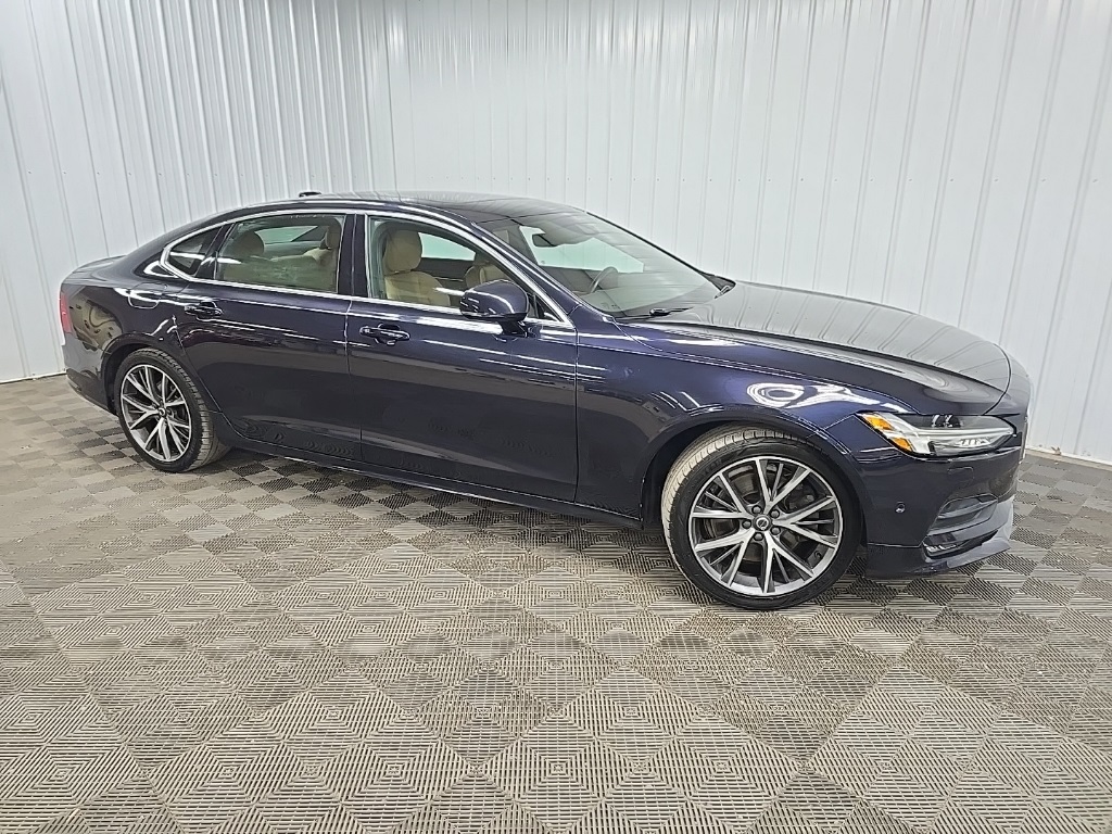 2019 Volvo S90 Momentum