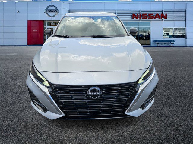 2025 Nissan Altima SV photo 2