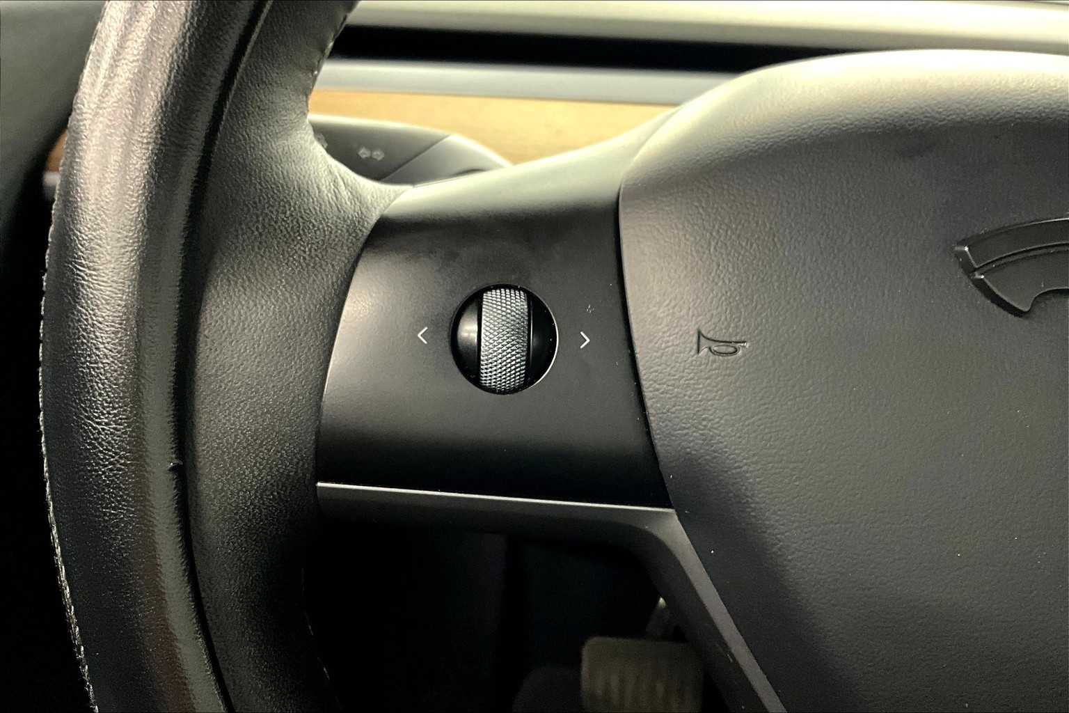 2021 Tesla Model Y Standard Range photo 17