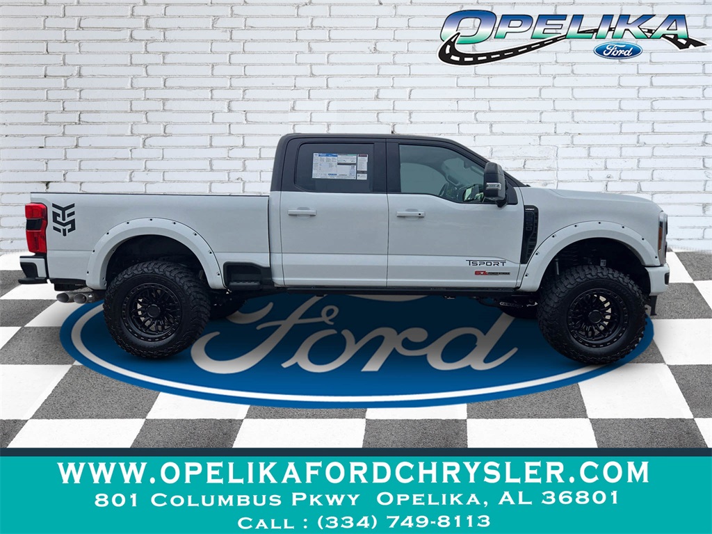 2025 Ford F-250 photo 2