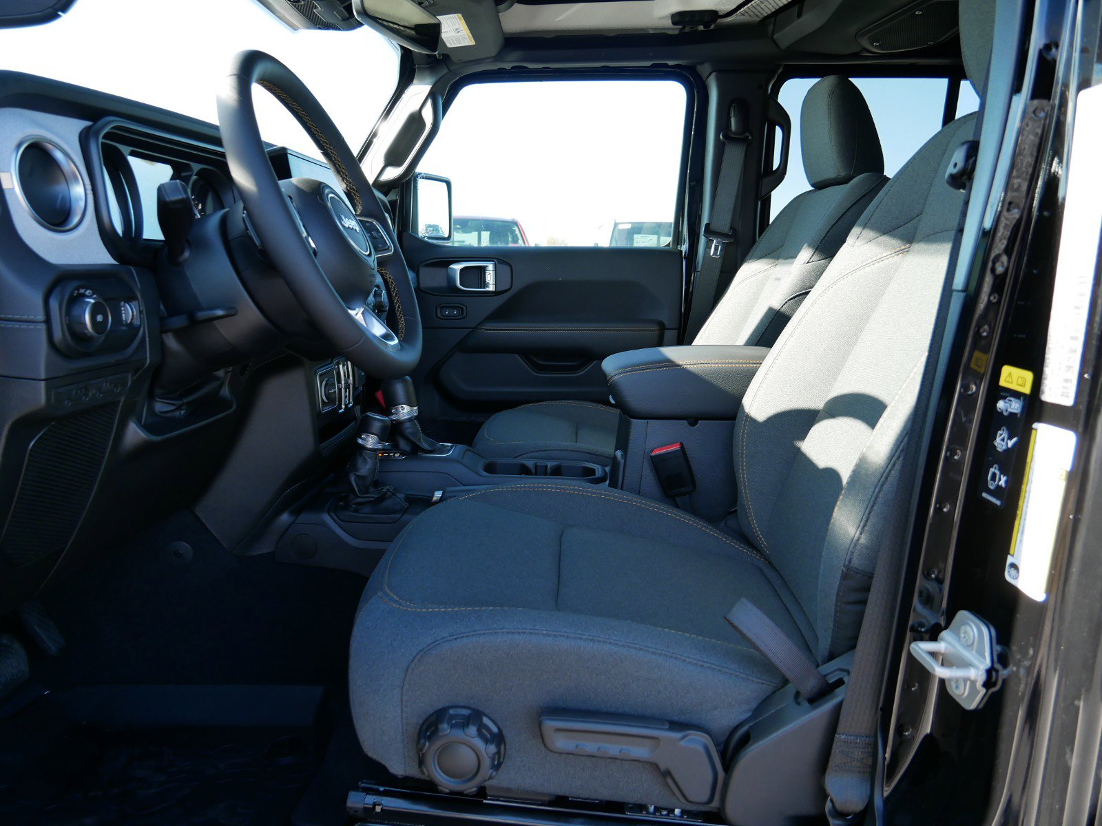 2024 Jeep Wrangler Sahara photo 4