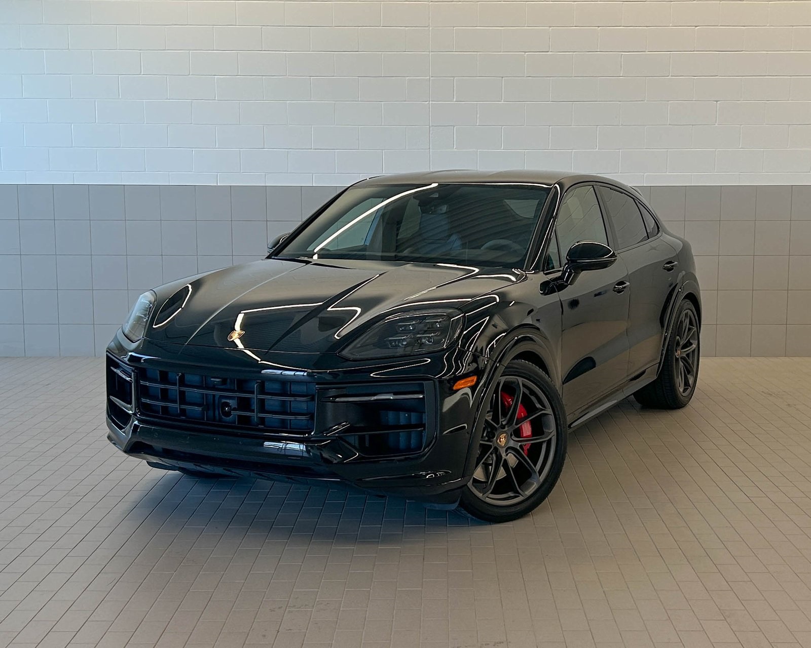 2025 Porsche Cayenne Coup GTS's photo