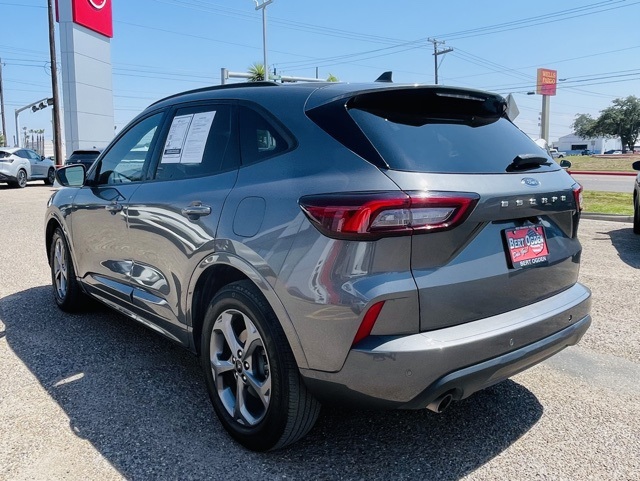 2023 Ford Escape ST-Line photo 4