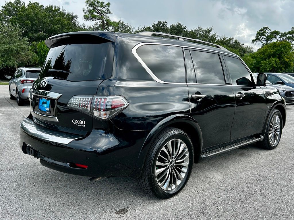 2016 Infiniti QX80 Limited photo 4