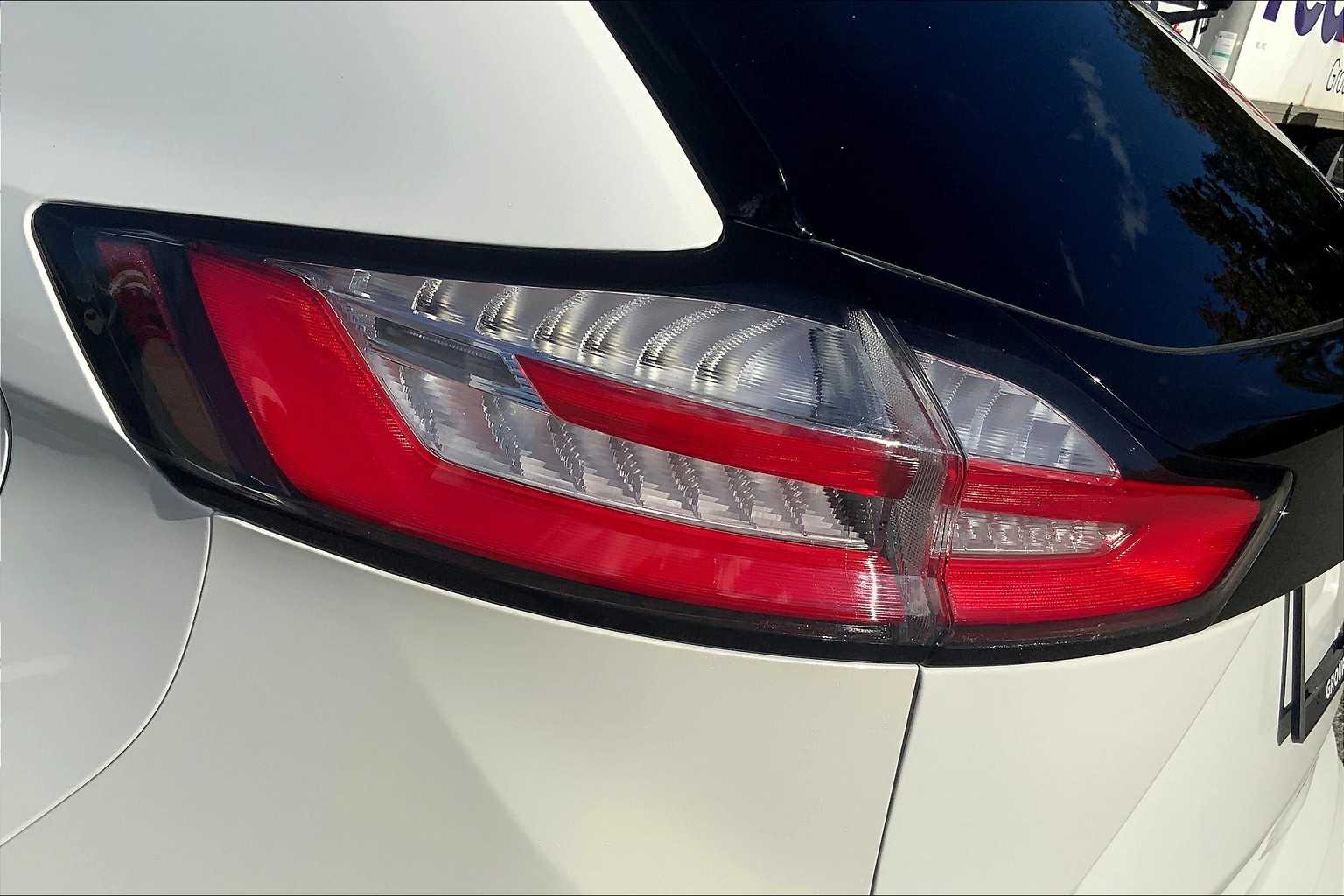 2022 Ford Edge Titanium photo 25