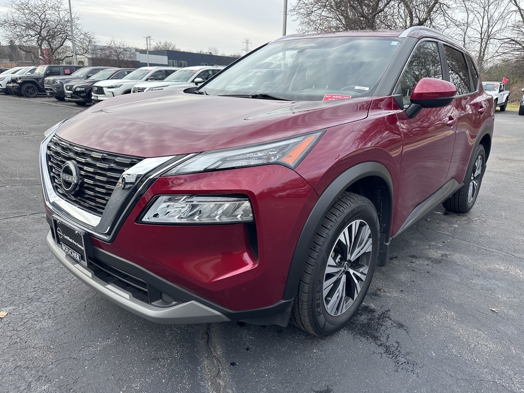 2022 Nissan Rogue SV photo 2