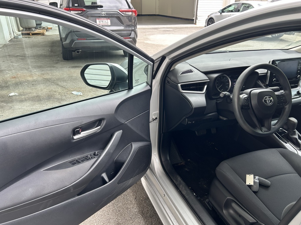 2021 Toyota Corolla LE photo 4