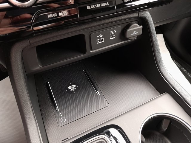 2025 Honda Pilot Black Edition photo 26