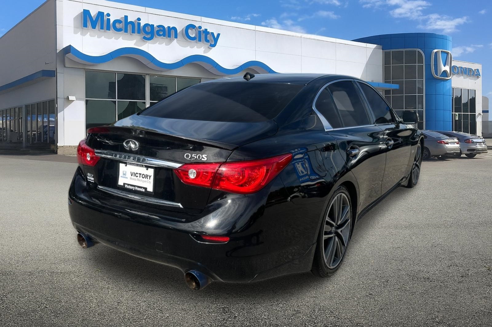 2015 Infiniti Q50 Premium photo 5