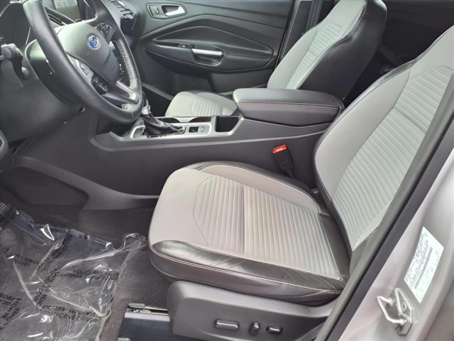 2017 Ford Escape Titanium photo 16