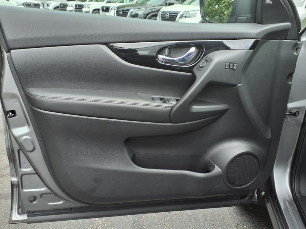 2022 Nissan Rogue Sport SV photo 11